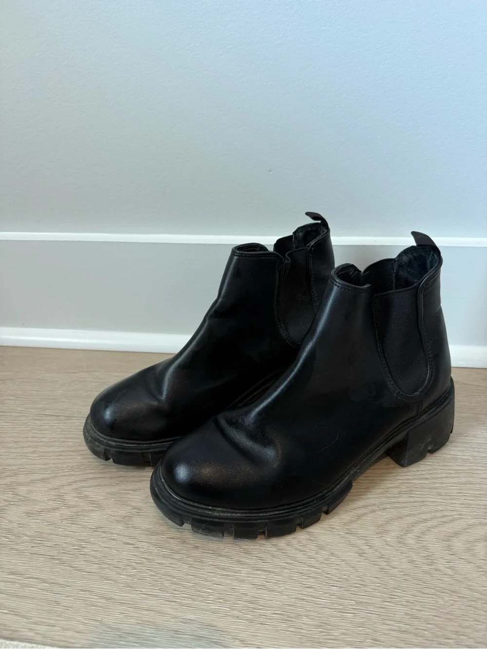 Steve Madden Black Chelsea Lug Sole Ankle Boots